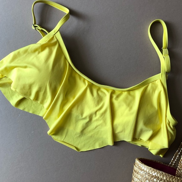 - Yellow Ruffle Swing Swimsuit Bikini Top - Picture 1 of 8